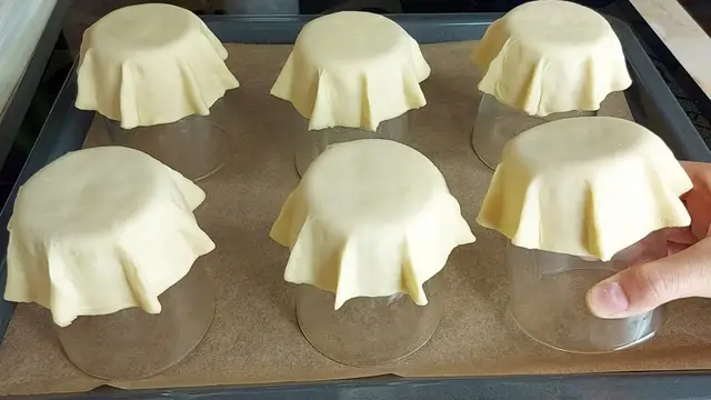 Корзинки с колбасой