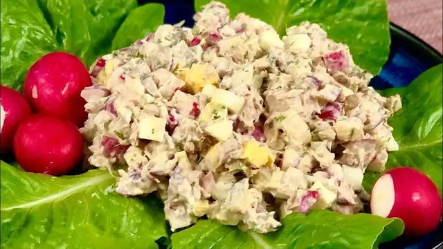Салат из редиски с тунцом