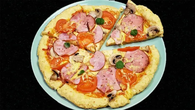 Очень вкусная домашняя пицца