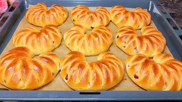 Вкусные булочки с начинкой