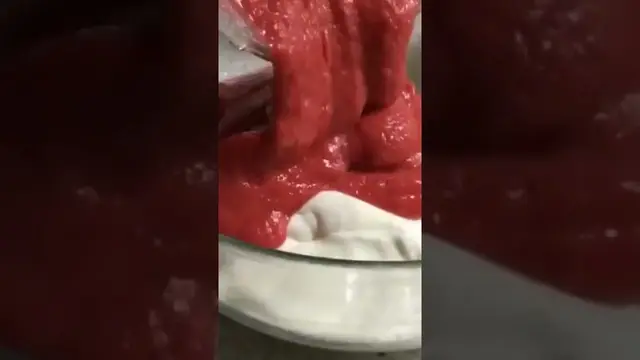 Летний холодный десерт из клубники