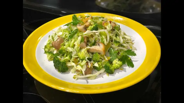 Салат из капусты с шампиньонами