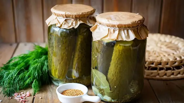 Маринованные огурцы по-венгерски на зиму (хрустящие)