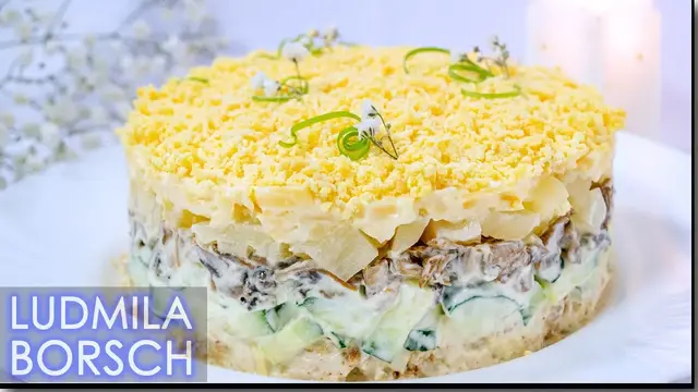 Самый красивый слоёный салат с мясом и ананасами на новогодний стол