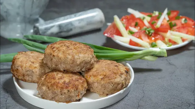 Домашние сочные котлеты с румяной корочкой