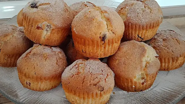 Воздушные и нежные кексы с изюмом
