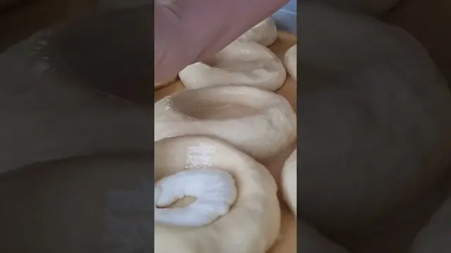 Вкусные ватрушки с творожным кремом