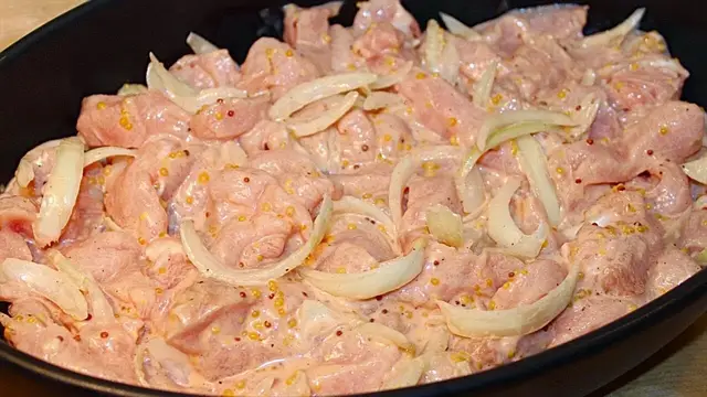 Сочная мясная запеканка под аппетитной сырной корочкой
