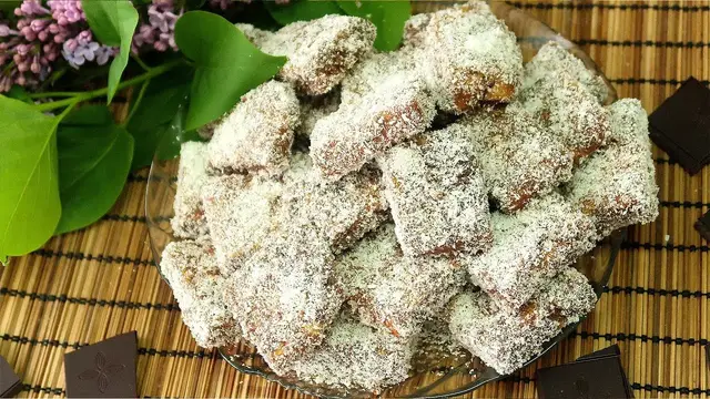 Бисквитное пирожное с шоколадом и кокосом
