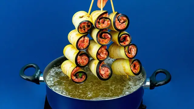 Нежные баклажаны с мясным фаршем и пикантным соусом