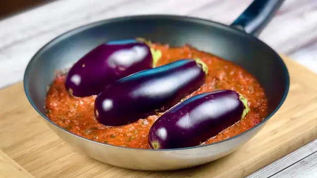 Сочная закуска из баклажанов на праздничный стол  
