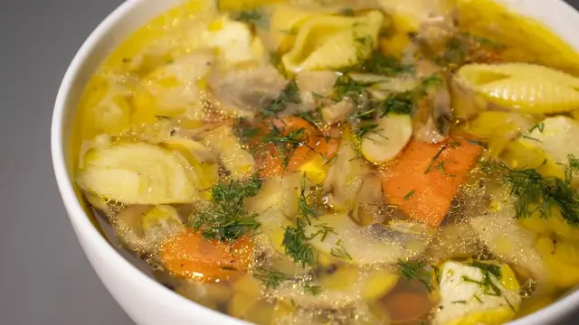 Суп с индейкой и ракушками
