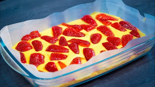 Пирог с клубникой
