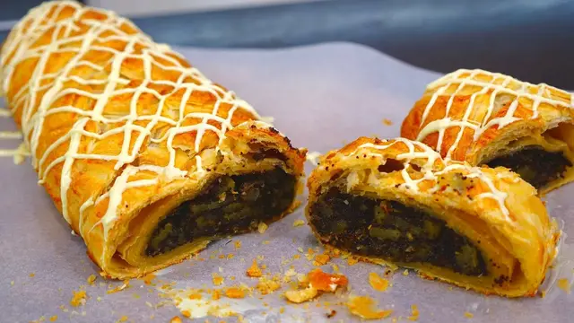 Рулет с маком и яблоками