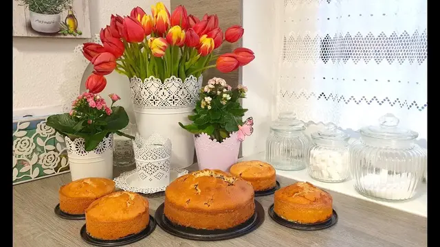 Вкусные кексы с изюмом и малиной