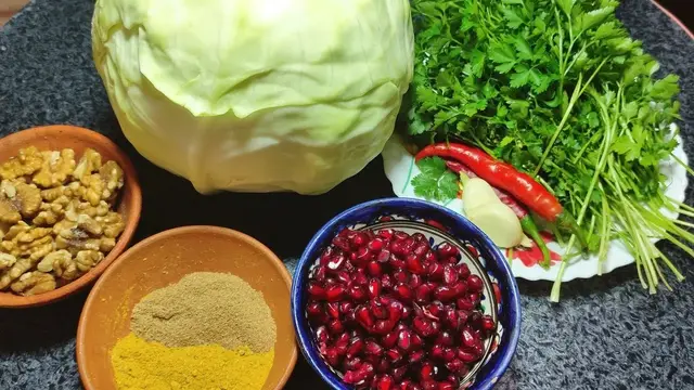Вкуснейший салат из капусты по-грузински