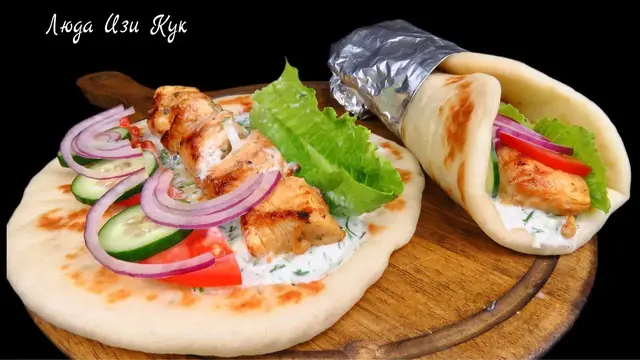 Куриные шашлычки с соусом дзадзики