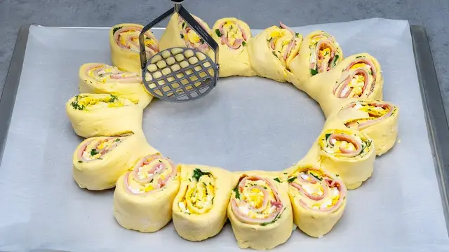 Вкусная закуска из слоеного теста
