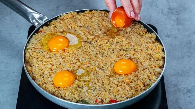 Рис в мексиканском стиле на сковороде