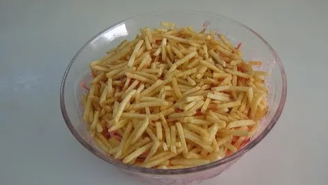 Овощной салат с орехами и майонезом