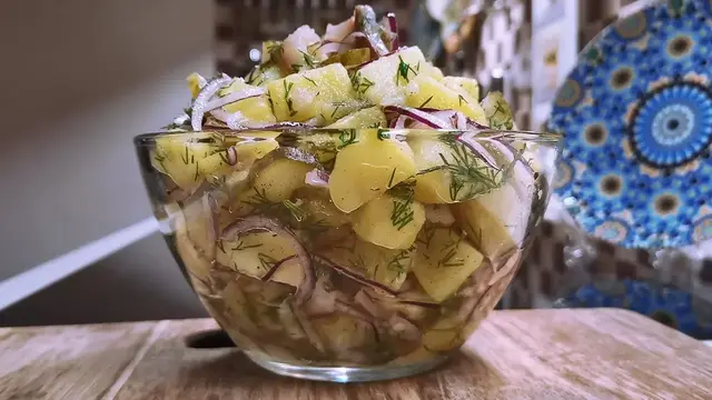 Салат с селедкой на праздничный стол 