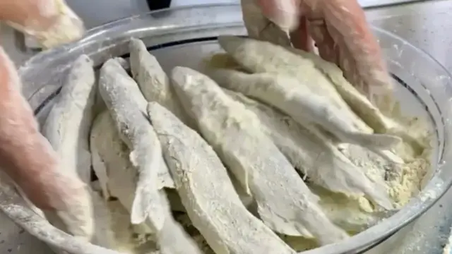 Хрустящая мойва в особой панировке