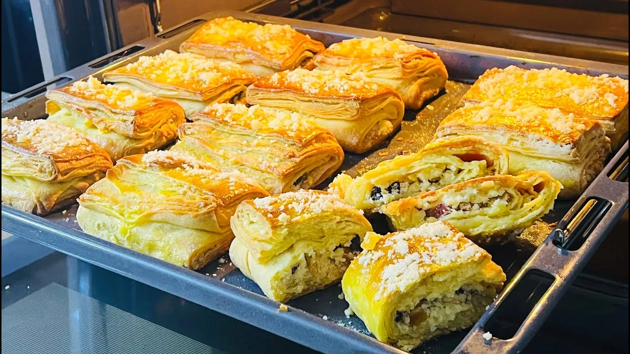 Вкуснейшая выпечка на кефире с масляной крошкой и сухофруктами