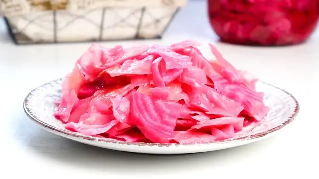 Маринованная капуста со свёклой