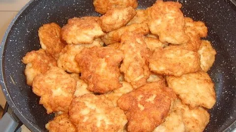 Рубленые куриные котлеты с капустным салатом