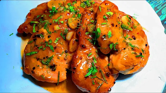 Сочное куриное филе в остром соусе
