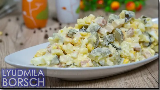 Простой салат с огурцами на каждый день