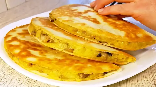 Лепешки с картошкой и грибами