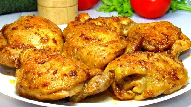 Самые сочные куриные бедрышки в духовке