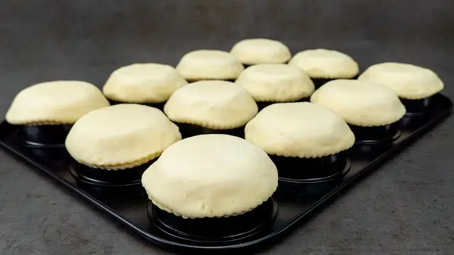 Вкусный десерт из слоеного теста
