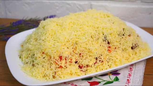 Очень вкусный и питательный салат Охотничий
