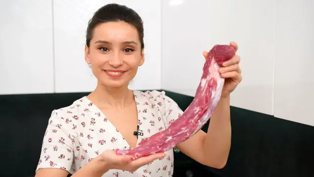 Свиная вырезка на сковороде