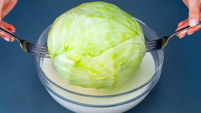Голубцы с рисом и томатным соусом