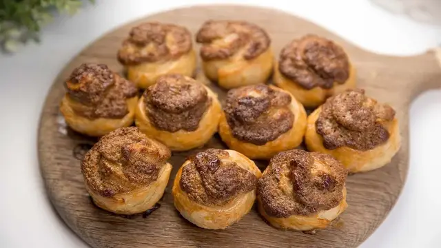 Булочки с халвой и сгущёнкой