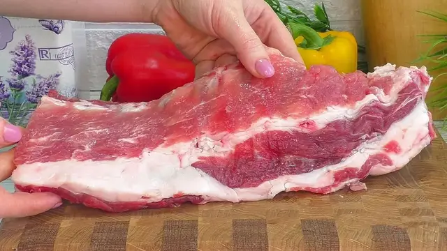 Рёбрышки с овощами на сковородке 