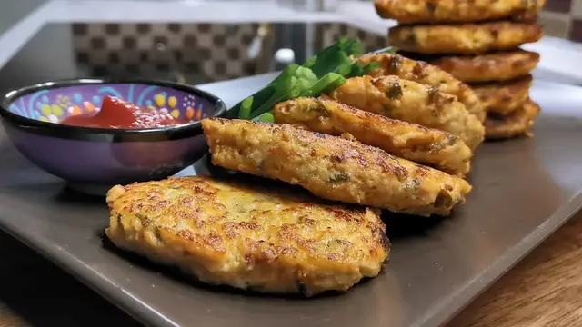 Куриные оладьи с овощами