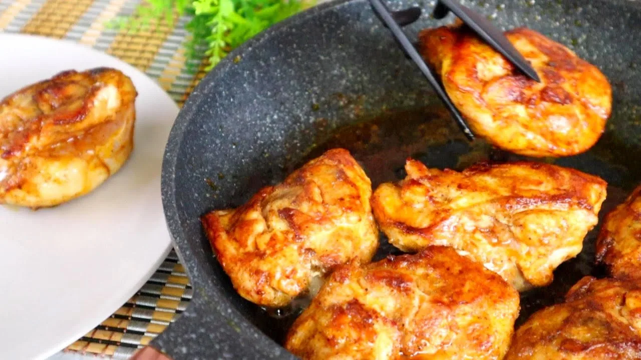 Нежная тающая курочка в сметанном соусе на сковороде