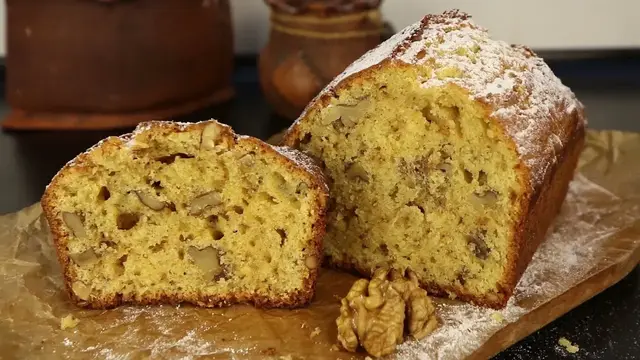 Вкусный кекс с грецкими орехами и корицей