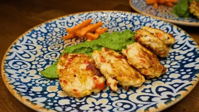 Рецепт цветного пюре  с куриными котлетками