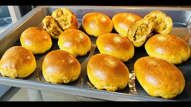 Пирожки с яблоками и корицей