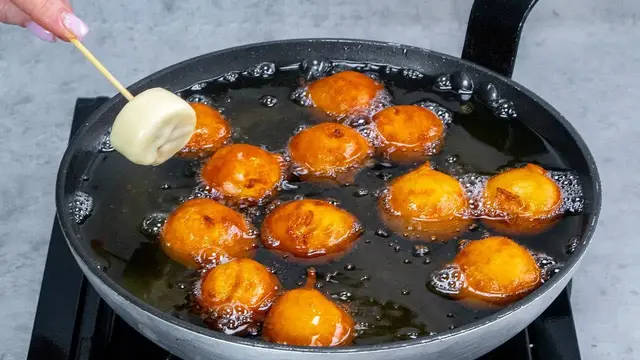 Банановые пончики