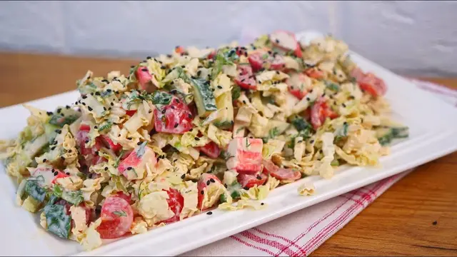 Невероятно вкусный салат из капусты