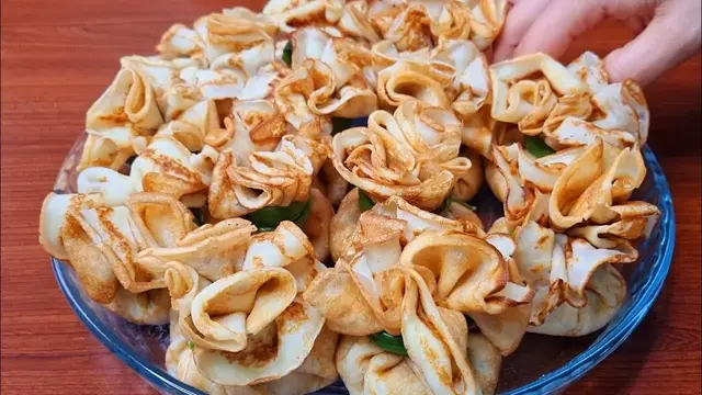 Блинчики с курицей на новогодний стол