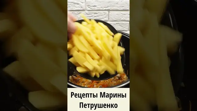 Вкусный куриный суп с грибами и лапшой в мультиварке