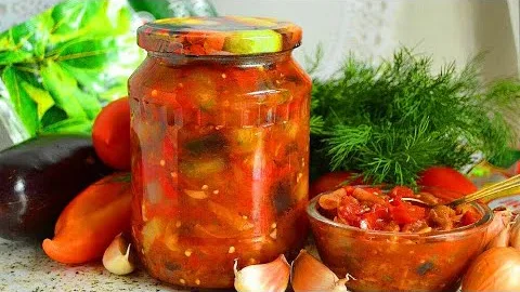 Сытный салат из помидоров и баклажанов на зиму
