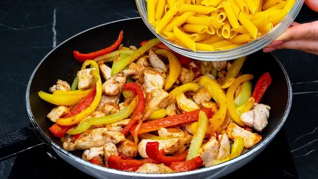 Паста с курицей за 15 минут